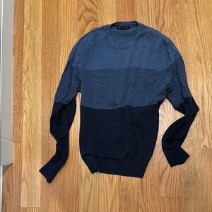 Banana Republic Men's Blue Sweater - medium